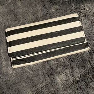 Women’s wallet, black and white stripes